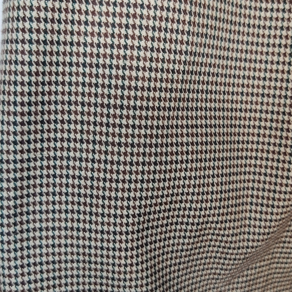 Forever 21 Tan Houndstooth Mini Skirt Size Medium - Picture 3 of 4